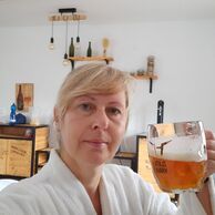 účastník zážitku (Malšice, 45) na Pivním hotelu Zlatá kráva s pípou na pokoji, pivních lázních a wellnessu