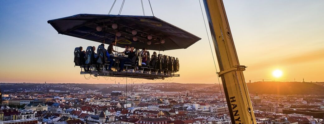 Oběd či večeře s nezapomenutelných výhledem.