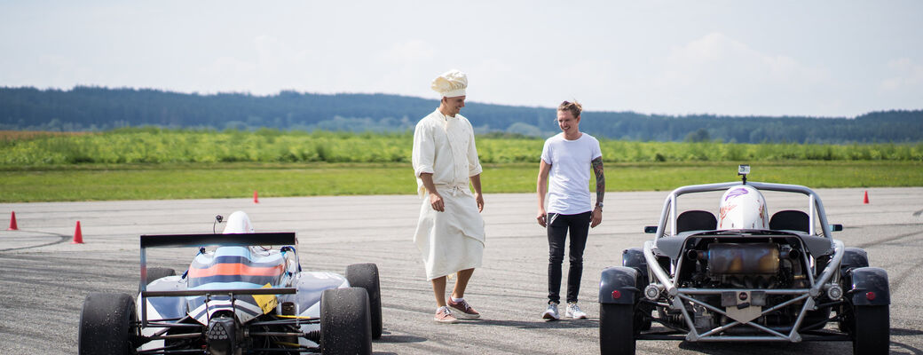 Karel uvařil Přemku Forejtovi jízdu ve Formuli a jako přílohu dostal Ariel Atom :) 