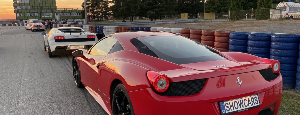 Jízda na okruhu v Mostě nebo Brně ve Ferrari 458 Italia.
