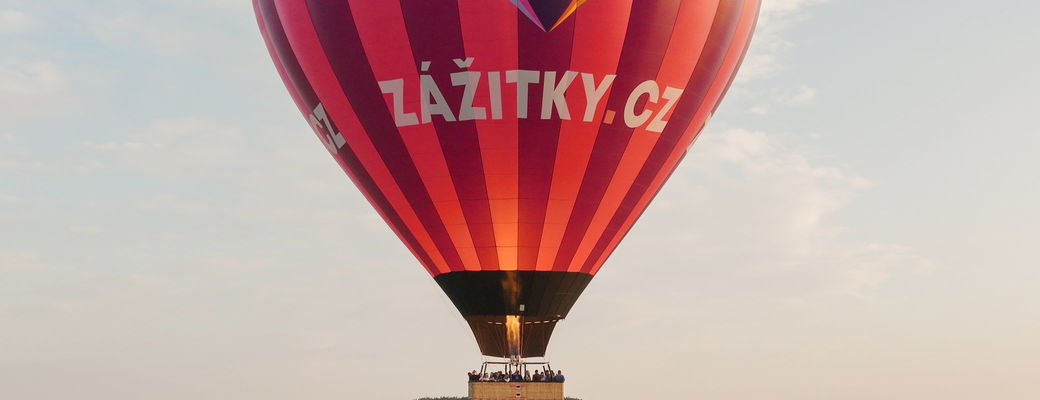 Ve vybraných odletových místech se potkáte s obřím balónem pro 24 pasažérů.