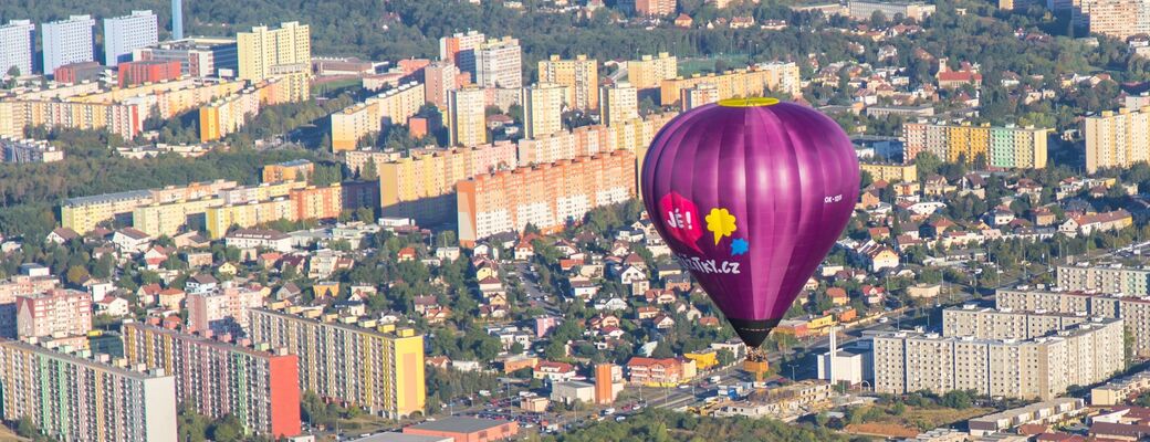 Let balónem nad Prahou