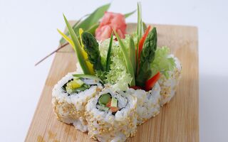 Vzdělávací zážitky - Kurz sushi u vás doma