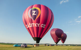 Největší, prostřední a nejmenší balóny z flotily Zážitky.cz.