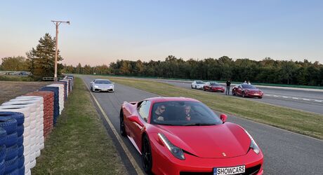 Jízda na polygonu v Mostě nebo Brně ve Ferrari 458 Italia. (ilustrační foto)