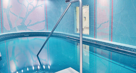 Hotelový bazén je vám k dispozici neomezeně po celou dobu vašeho pobytu. 