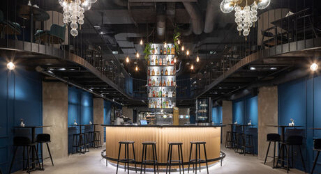 Restaurace Talíř - díky konceptu otevřené kuchyně můžete pozorovat přípravu pokrmů.