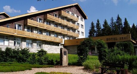 Wellness hotel Srní s vnitřním bazénem.