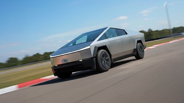 Ikonická Tesla Cybertruck ve verzi Cyberbeast.