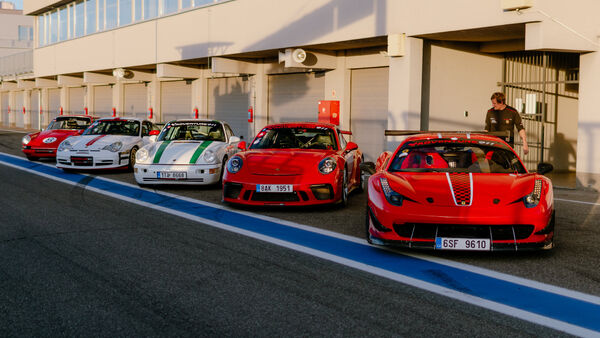 Vyberte si jedno z 6 generací Porsche 911, nebo vyzkoušíte rovnou všechny?