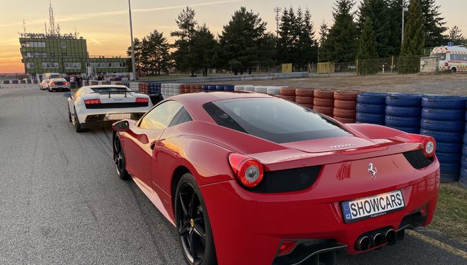 Jízda na okruhu v Mostě nebo Brně ve Ferrari 458 Italia.
