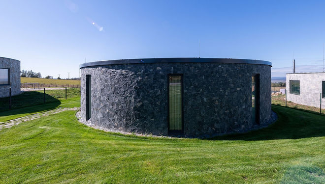 Moderní funkcionalistická vila se soukromým wellness