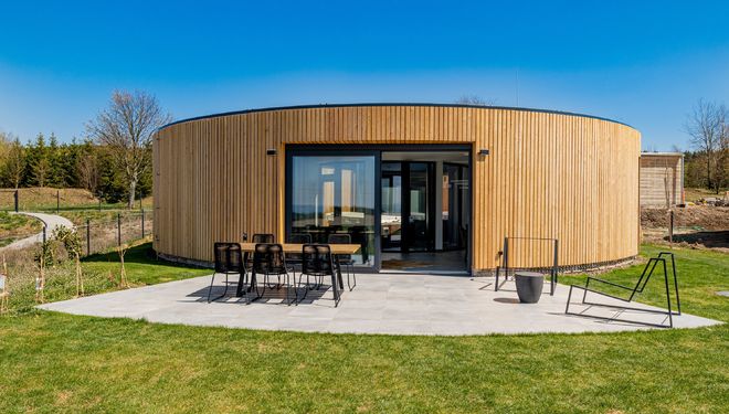Moderní funkcionalistická vila se soukromým wellness