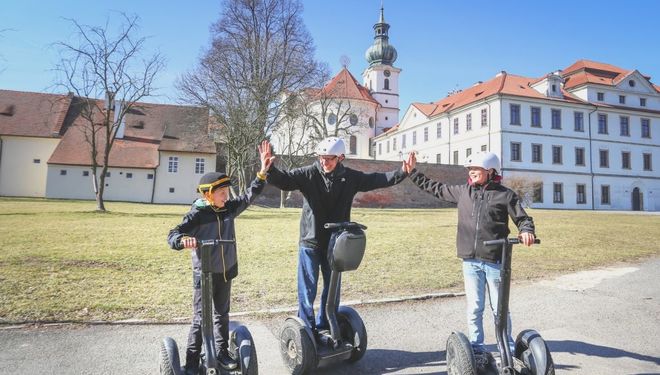 Jízdu na Segway zvládnou i děti.