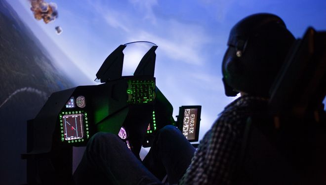 Realistický simulátor stíhačky F-16 Fighting Falcon