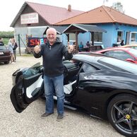 Miloš Kožnar (Ivančice,místní část Hrubšice, 60) na Jizdě ve Ferrari 458 Italia