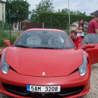 Kateřina Šmidtová (Chomutov, 35) na Jizdě ve Ferrari 458 Italia