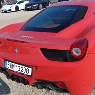 Josef Vavřina (Kutná Hora, 55) na Jizdě ve Ferrari 458 Italia