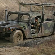 Bohumil Kučera (Kladno, 50) na Projížďce ve vojenském Humvee