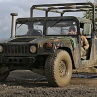 Bohumil Kučera (Kladno, 50) na Projížďce ve vojenském Humvee