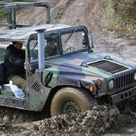 Bohumil Kučera (Kladno, 50) na Projížďce ve vojenském Humvee