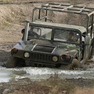 Bohumil Kučera (Kladno, 50) na Projížďce ve vojenském Humvee