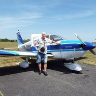 Pavel Žárský (Praha, 71) na vyhlídkovém letu ve fantastickém letounu
