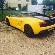 Jan Pachol (Tyn nad Vltavou, 23) na jízdě v Lamborghini Huracán nebo Gallardo