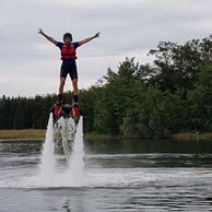 Karel Ondráček (Hořice, 47) na Flyboardingu