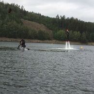 účastník zážitku (Brno, 30) na Flyboardingu