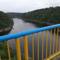 účastník zážitku (Kladno, 24) na bungee jumpingu z mostu