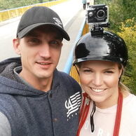 účastník zážitku (Kunovice, 34) na bungee skoku do houpačky ve dvou
