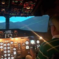 Michal Král (Praha, 60) na Certifikovaném simulátoru dopravního letadla ATR 72