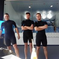 Pavel Burian (Bechyně, 21) na surfařském simulátoru