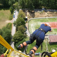 účastník zážitku (Strašice, 30) na Bungee jumpingu z jeřábu