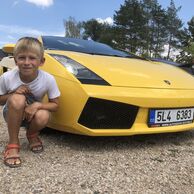 Viktor Vidlička (Praha, 8) na jízdě v Lamborghini Gallardo