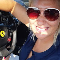 Lada Jendrichovská (Melnik, 40) na Jizdě ve Ferrari 458 Italia