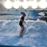 účastník zážitku (Hodonín, 33) na surfařském simulátoru
