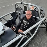 Jiří Hargaš (Klášterec nad Ohří, 64) na Jízdě v Ariel Atom na okruhu