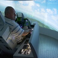 Mojmír Flessner (Praha, 71) na Simulátoru stíhačky F16