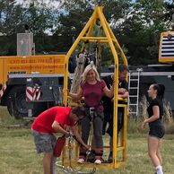 Michaela Janáčková (Praha, 34) na Bungee jumpingu z jeřábu