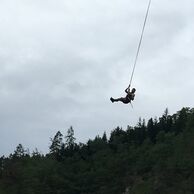 účastník zážitku (Benešov, 33) na bungee skoku do houpačky