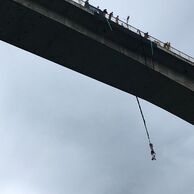 účastník zážitku (Benešov, 33) na bungee jumpingu