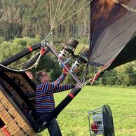 Iva,hraběnka De Karlík (Kladno, 50) na letu balónem