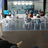 účastník zážitku (Olbramovice, 21) na surfařském simulátoru