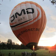 účastník zážitku (v malém, 57) na letu balónem