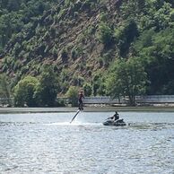 účastník zážitku (Praha, 23) na Flyboardingu