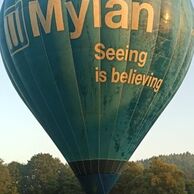účastník zážitku (AŠ, 60) na letu balónem