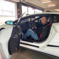 Lucie Staňková (Rudná u Prahy, 40) na jízdě v Lamborghini Huracán