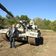 účastník zážitku (Praha, 70) na Jízdě v bojovém tanku